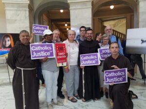 Washingtonians Want Path to Citizenship This Summer